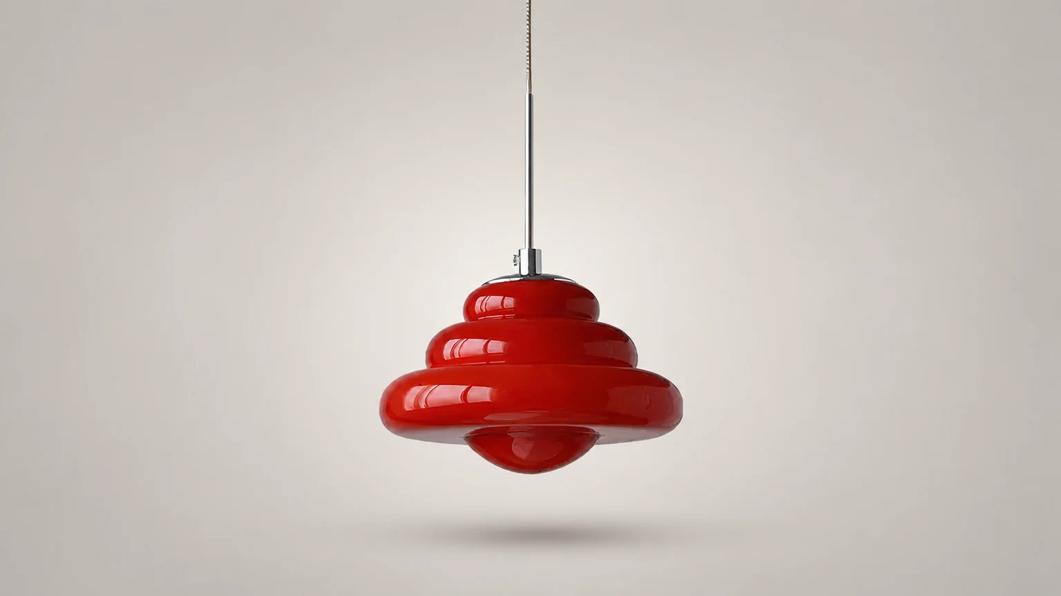 Kremfarget Cloud-pendellampe P011 vist som en blikkfangslampe i rommet