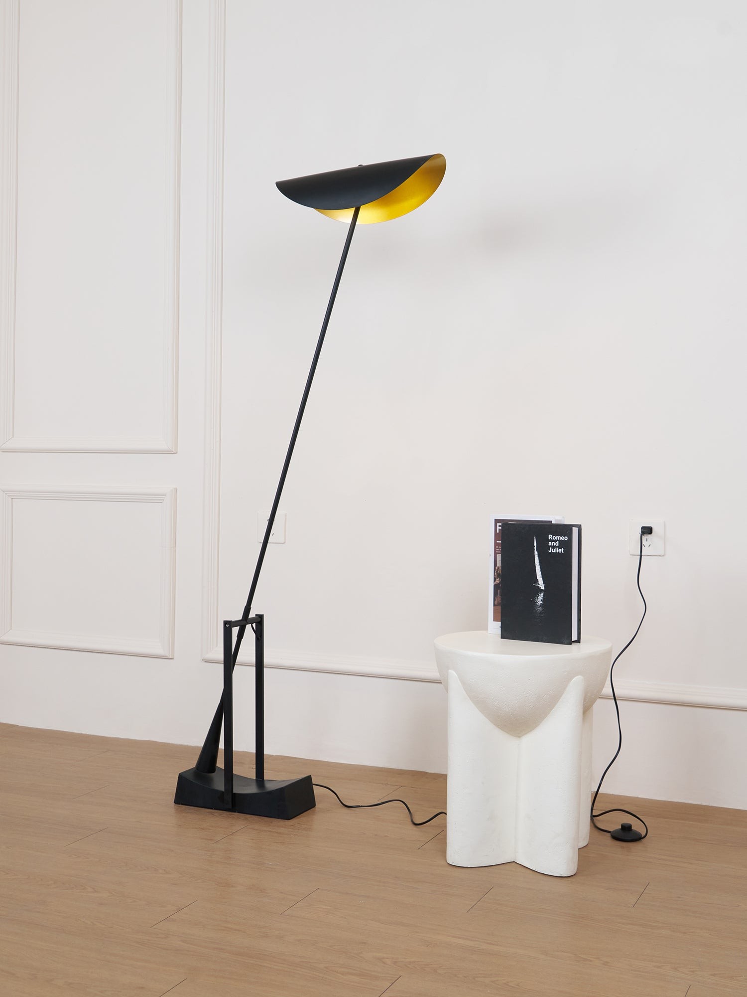 Nordic Creative Inclined Metal Floor Lamp M499