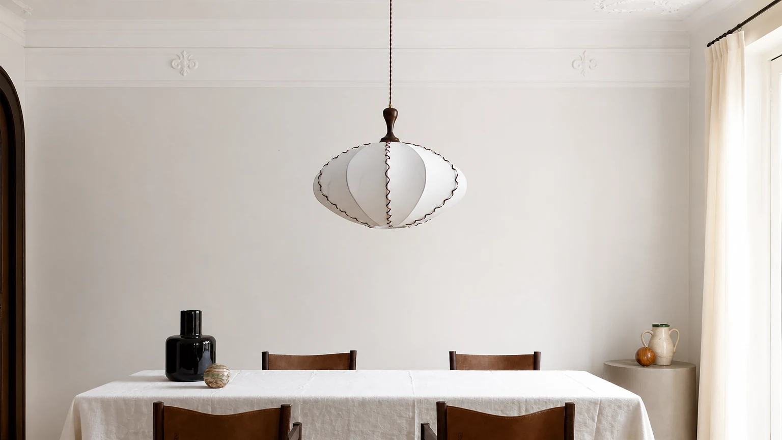 Lampa wisząca Lucian D91 w ciepłej oprawie wnętrza
