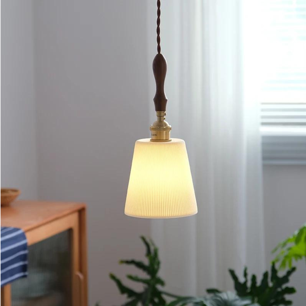 The Charming Chandelier Vintage D862