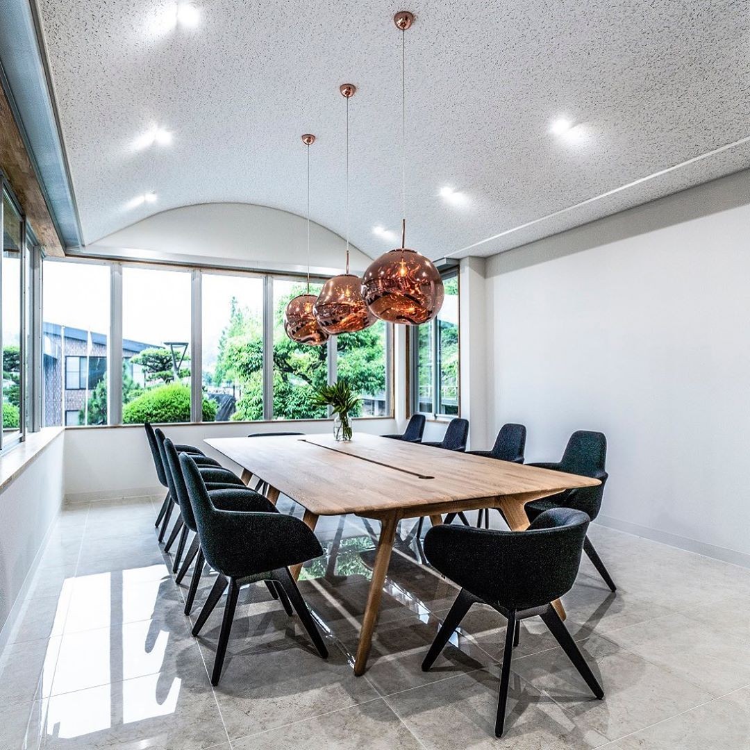 Dynamic Surface Glass Pendant Light S10