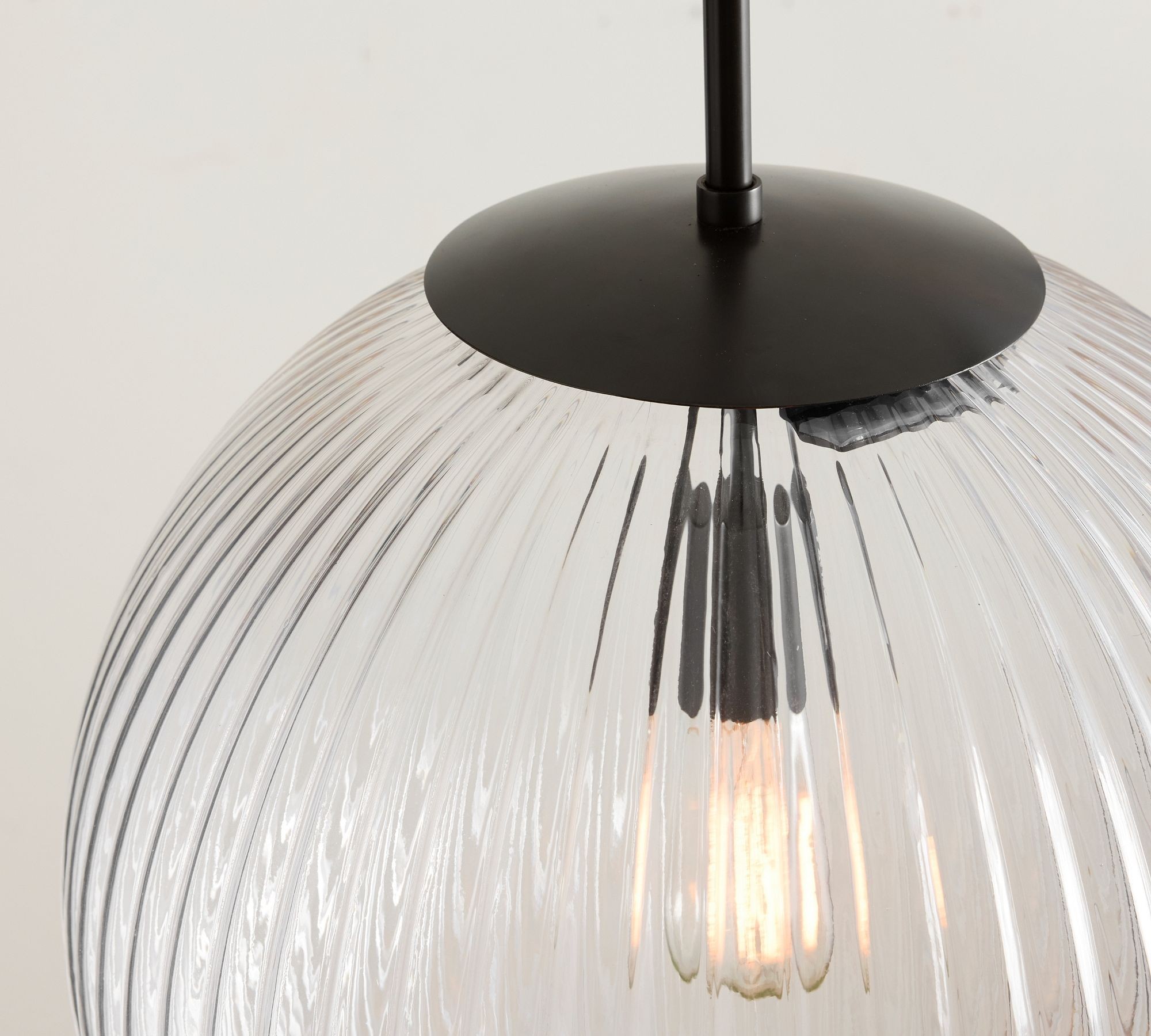 Bravira Ribbed Glass Pendant Light - Elegant Kitchen Island Lamp T073