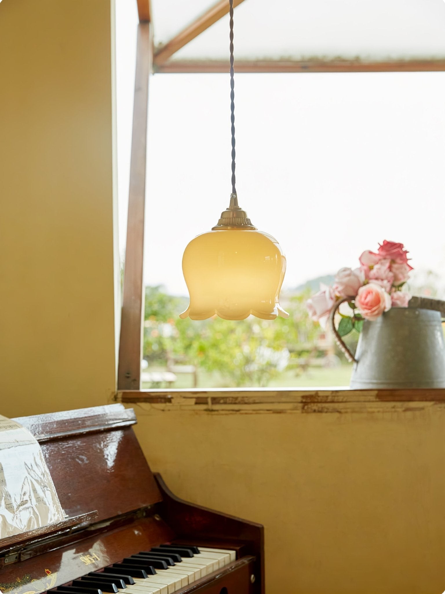 Traditional Glass Flower Pendant Lamp M316