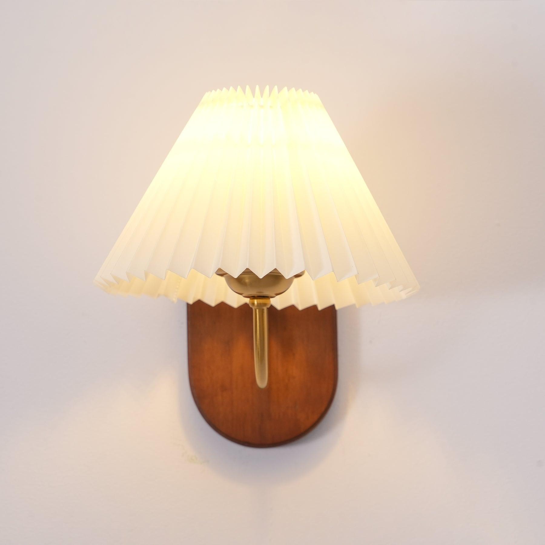 Modern Fashion Wall Lamp for Bedroom M148