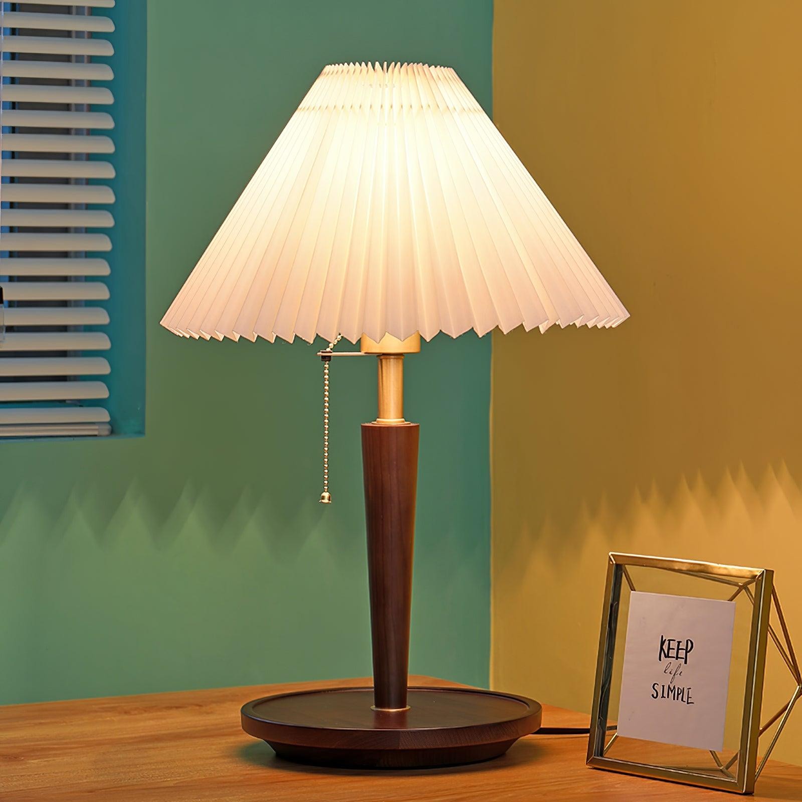 Nordic Retro Pleated Fabric Wooden Table Lamp For Bedroom M480