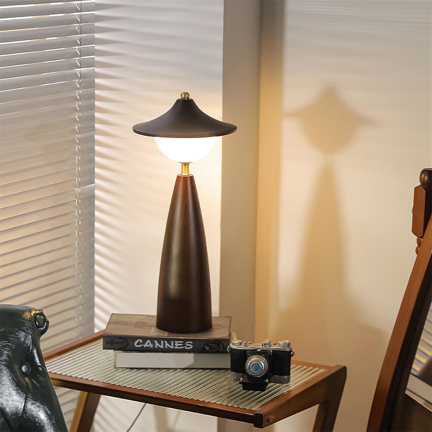French Retro LED Bedside Table Lamp for Bedroom M326