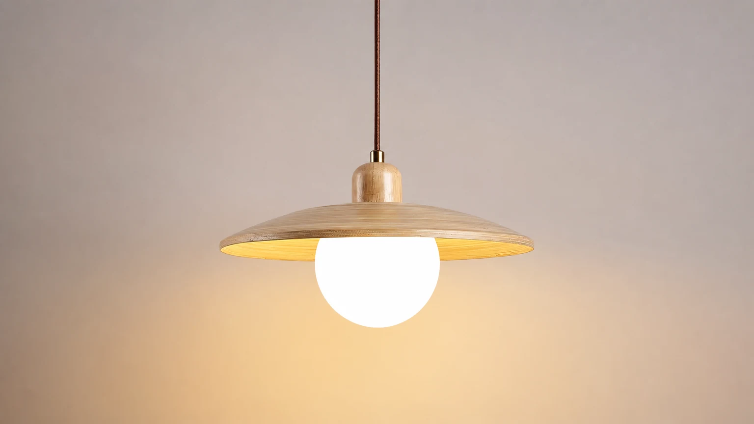 Lampa Wisząca Deymos D184 w ciepłej oprawie wnętrza