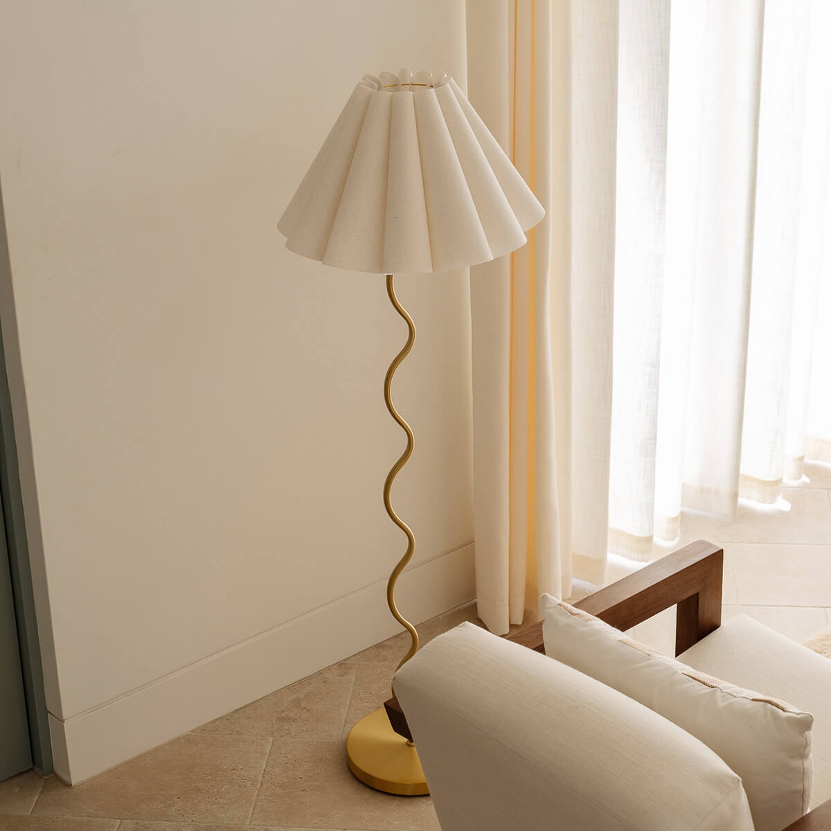 Cora Floor Lamp D705