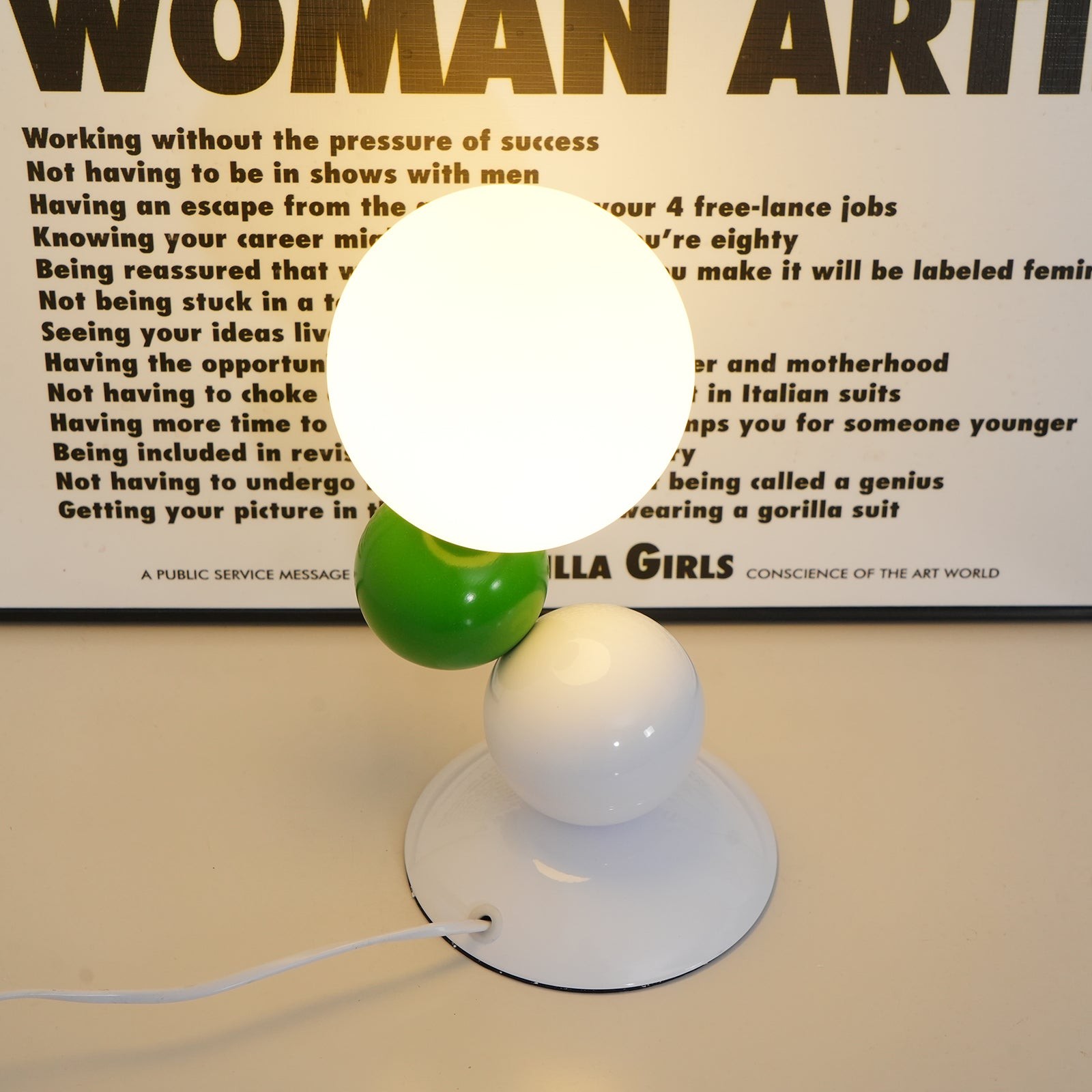 Colorful Design Acrylic Ball Table Lamp M203