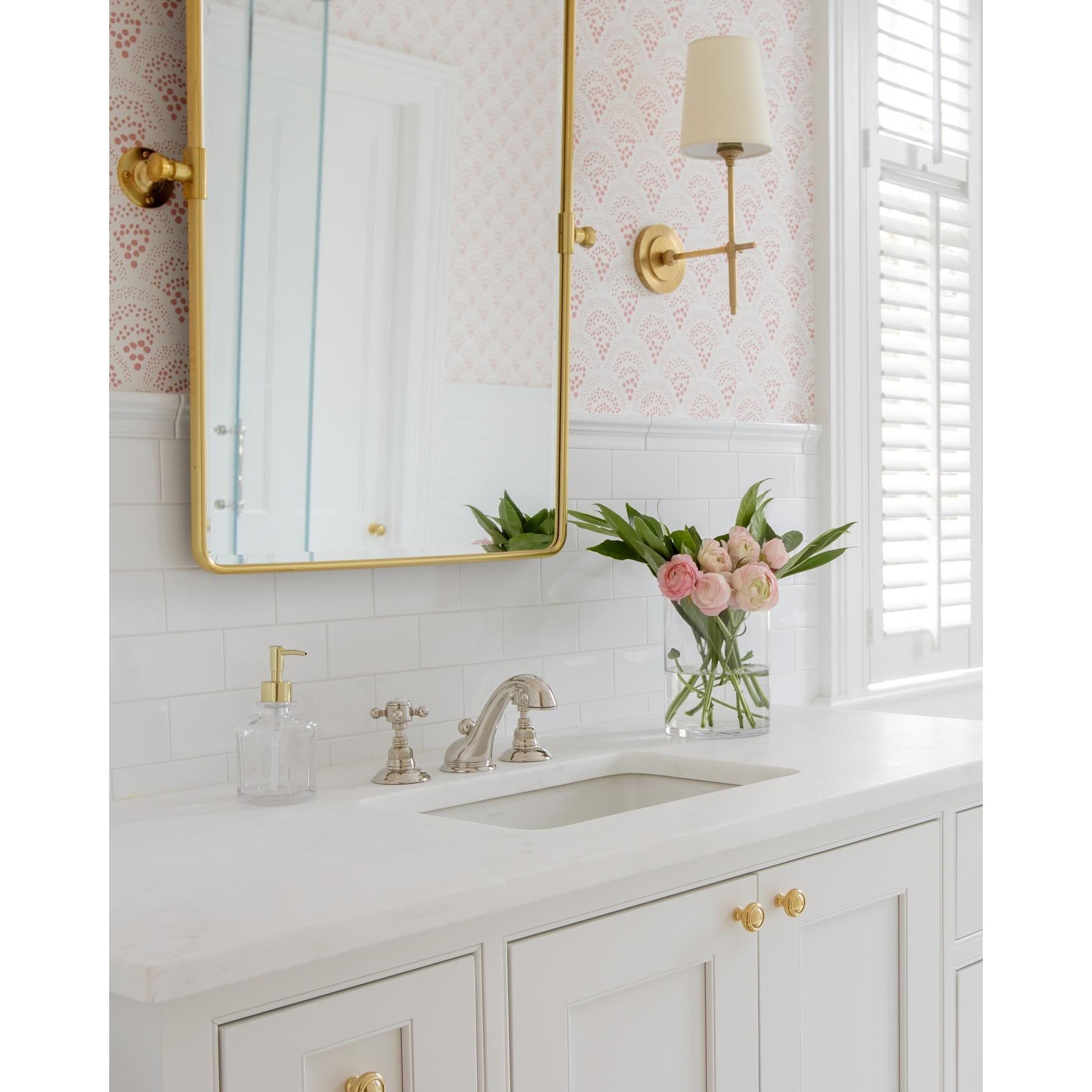 Bryant Wall Lamp T441