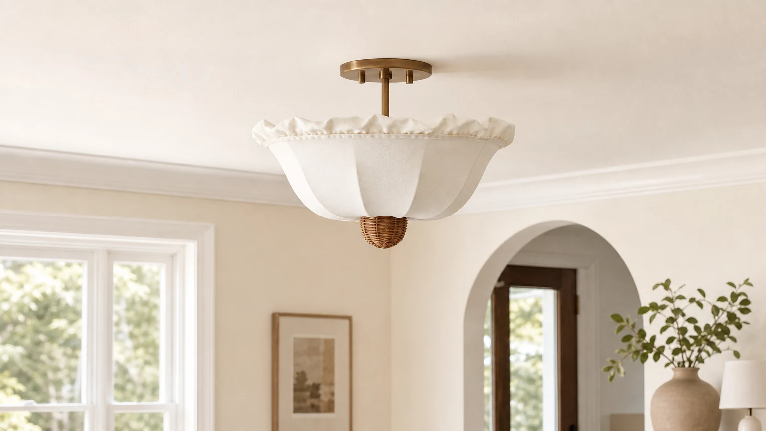 Lampa sufitowa Wickara z wiklinowym kloszem do parasola, nadająca się do stosowania w ciepłym pomieszczeniu