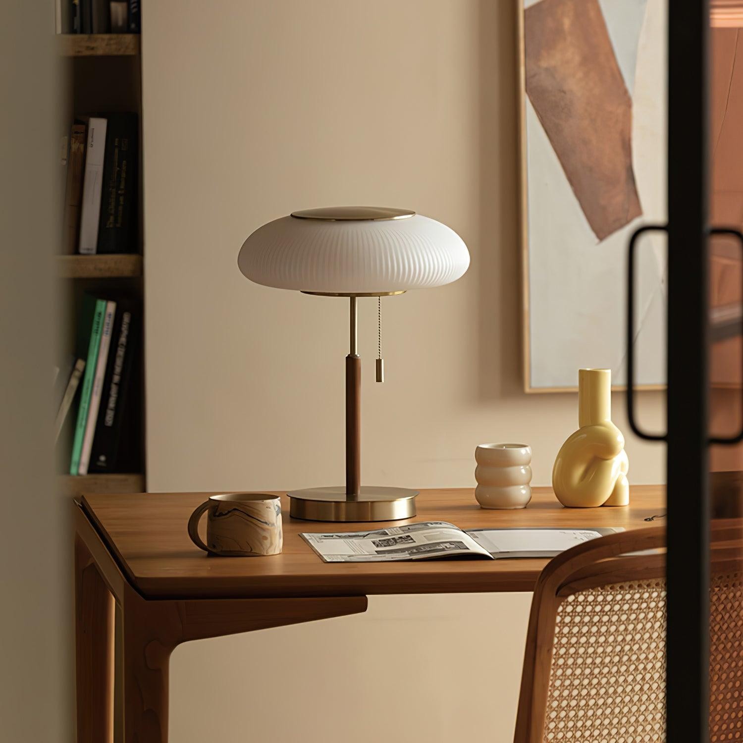 White Beautiful Luxury Fashion Metal Table Lamp M50