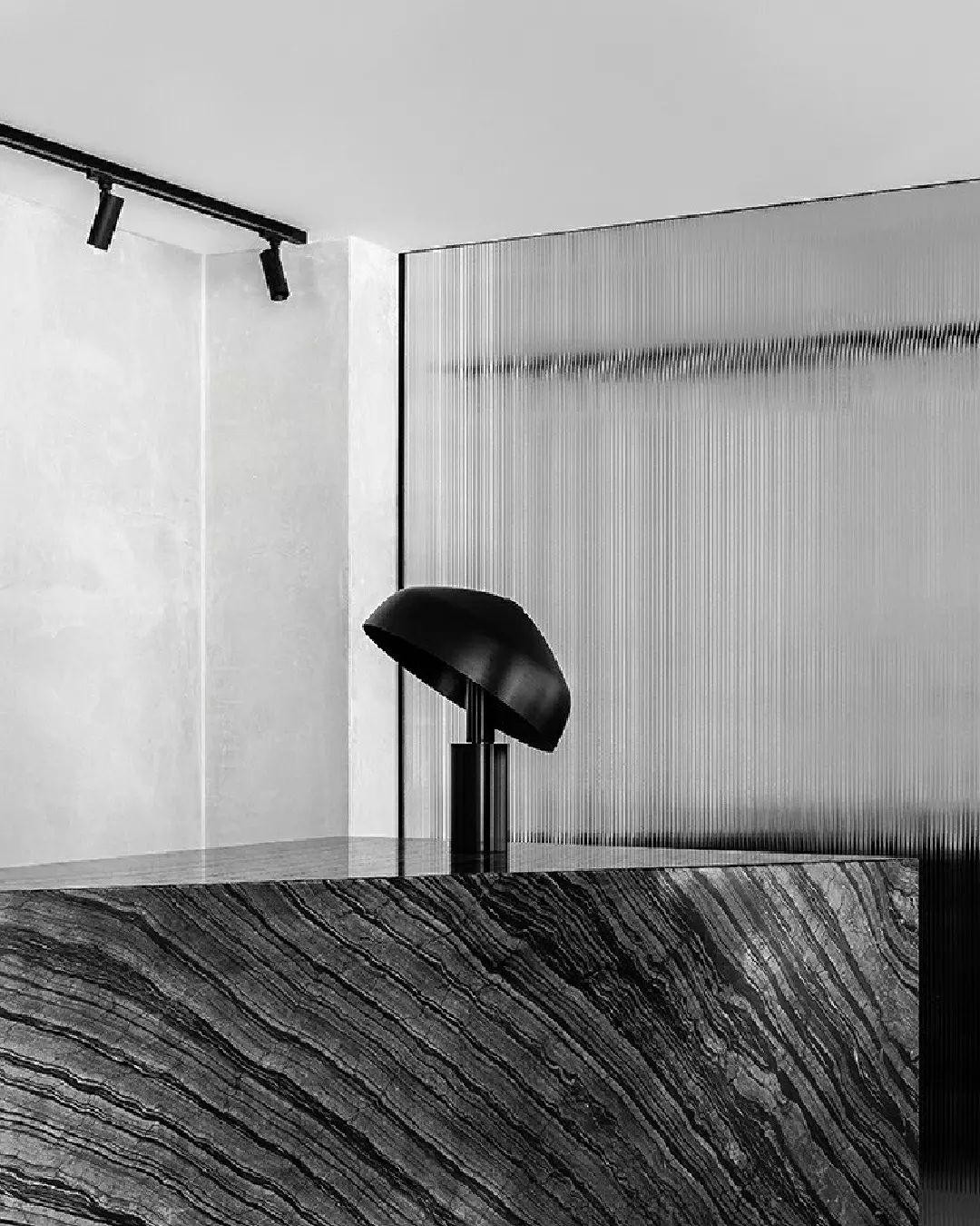 Modern Minimalist Design Crooked Head Table Lamp M445