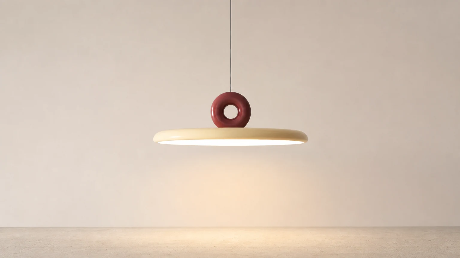 Suspension verticale en forme de soucoupe volante, style crème, référence M269, dans une pièce chaleureuse.