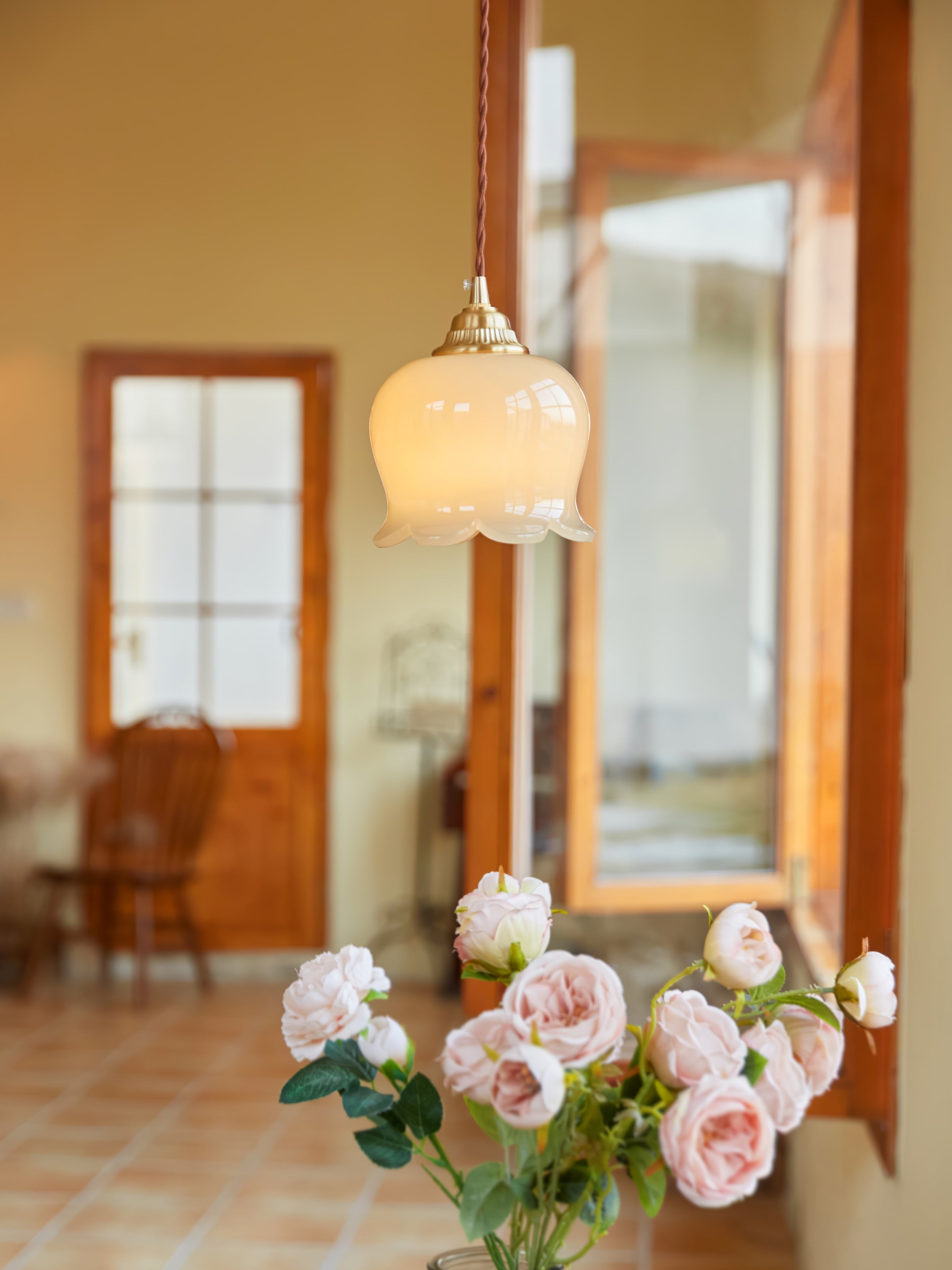 Traditional Glass Flower Pendant Lamp M316