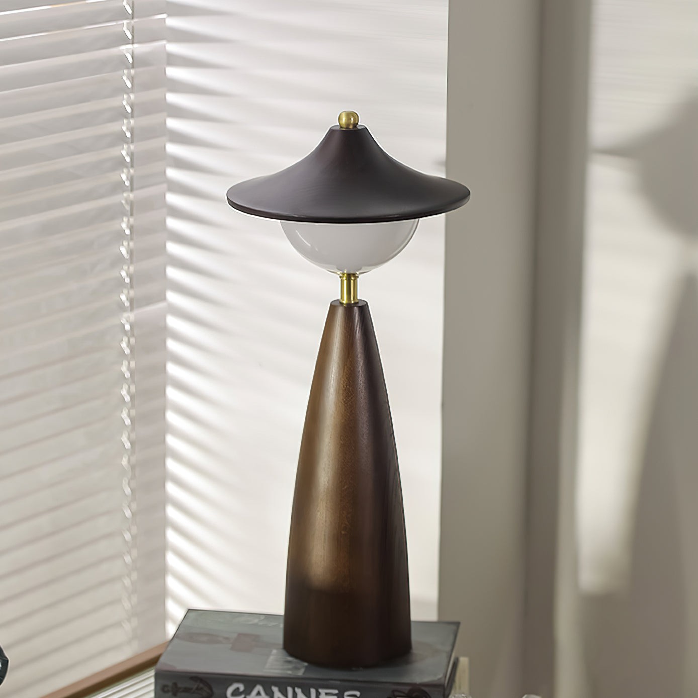 French Retro LED Bedside Table Lamp for Bedroom M326