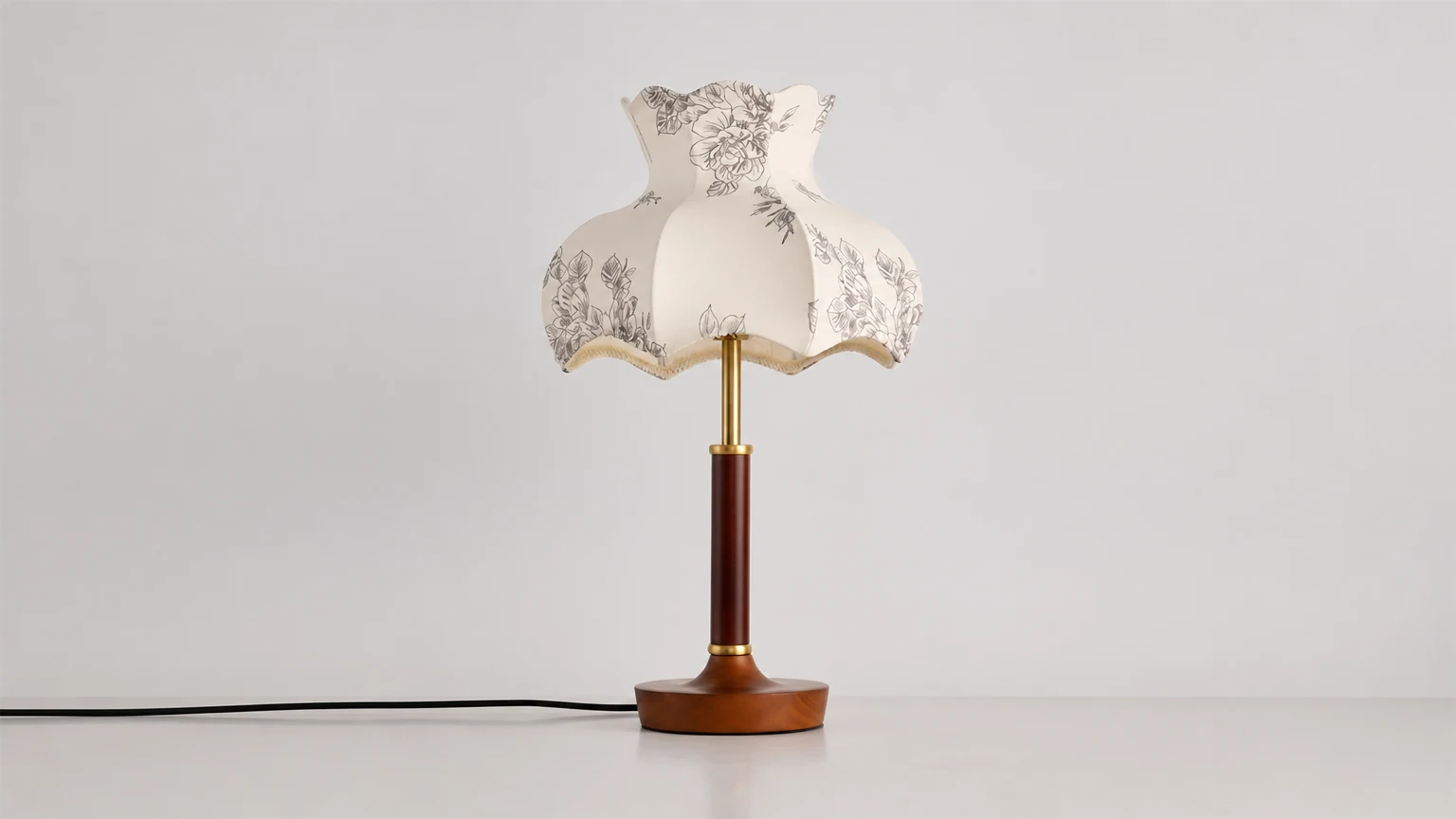 Lampa stołowa Melilla D06 stylizowana na stół z widoczną pełną lampą