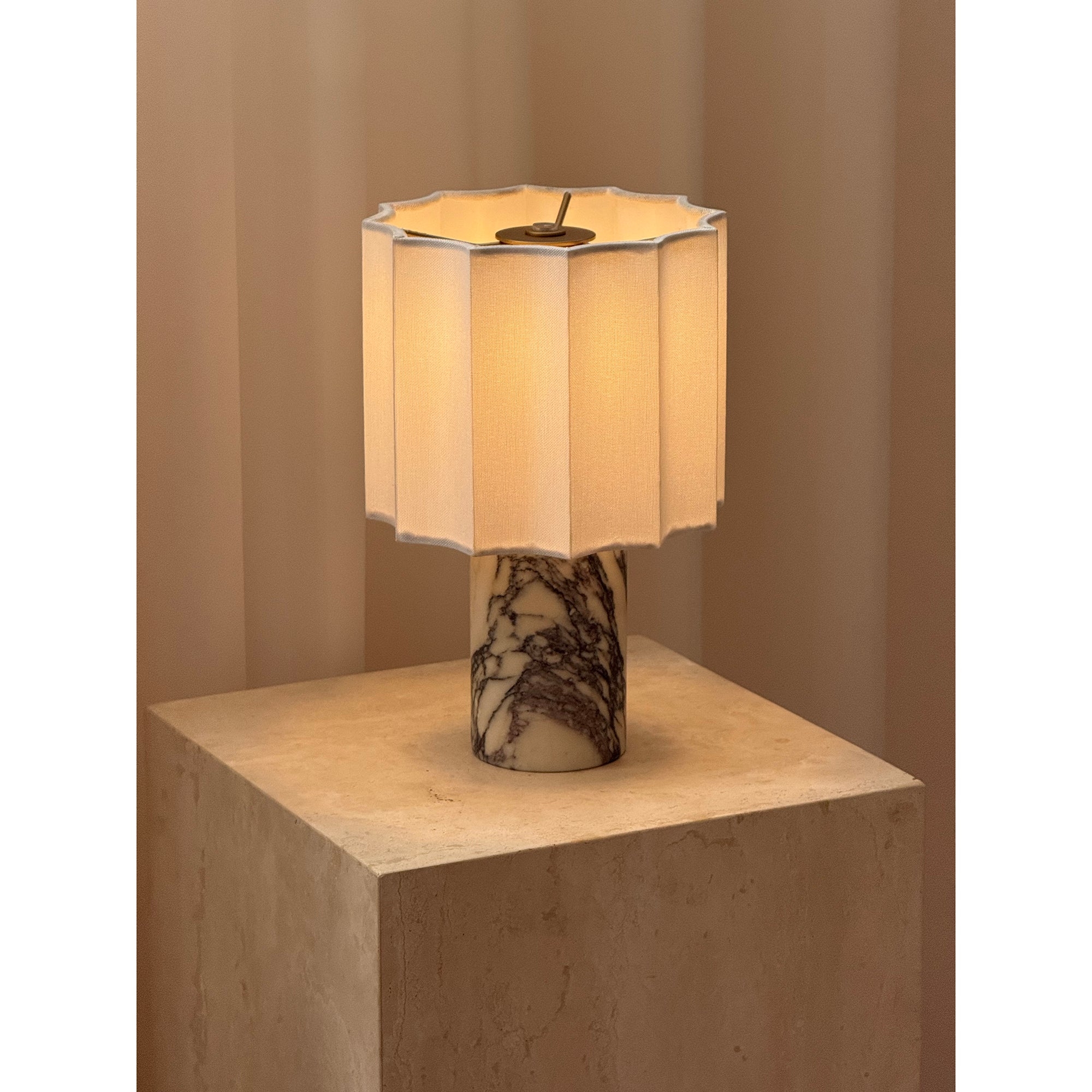 Valli Table Lamp D668