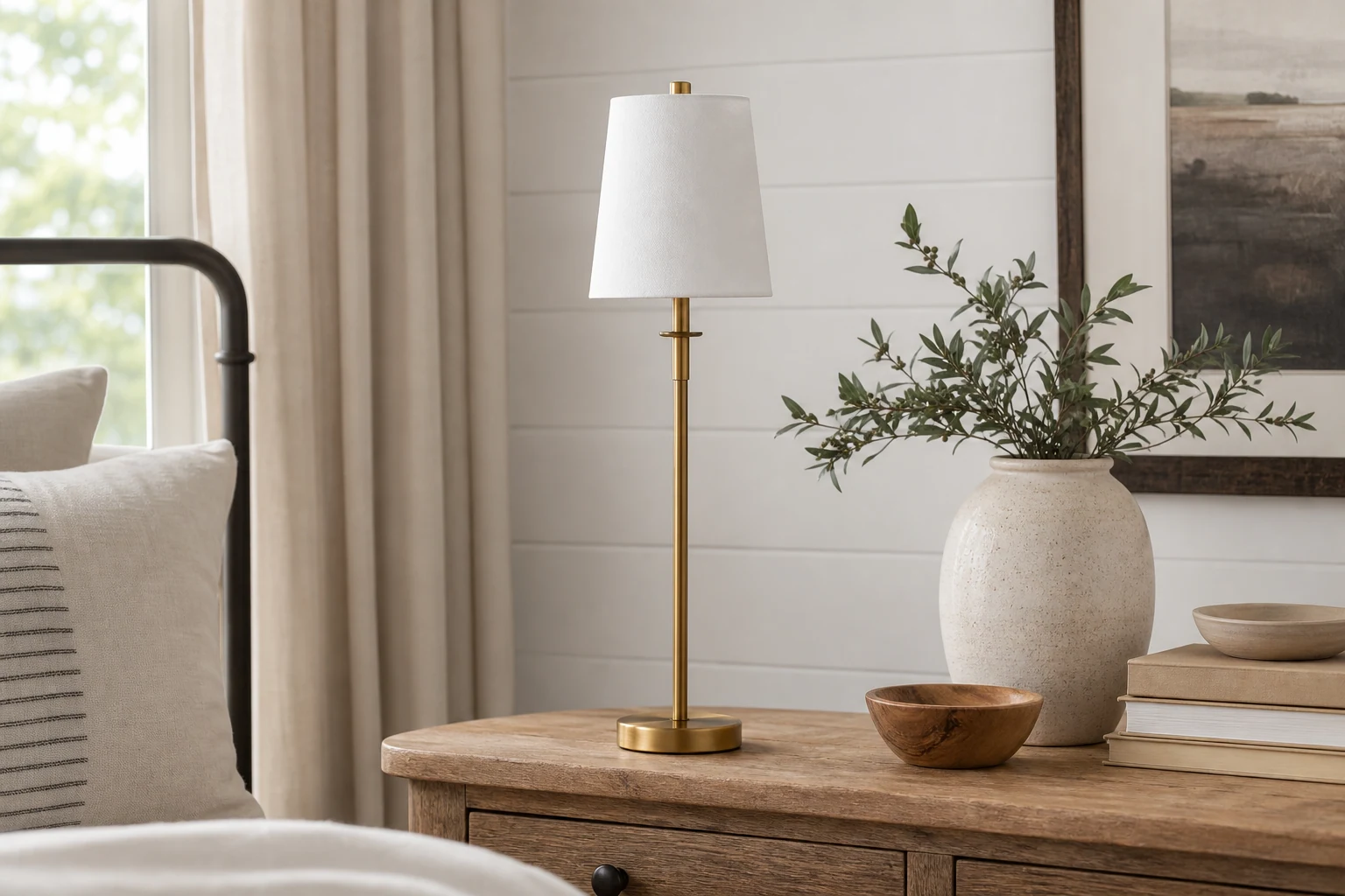 Lampa stołowa Rowan w scenie lifestylowej opartej na produkcie w kontekście