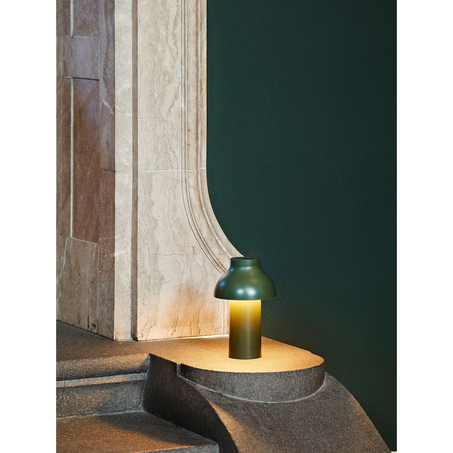 PC Portable Table Lamp D646