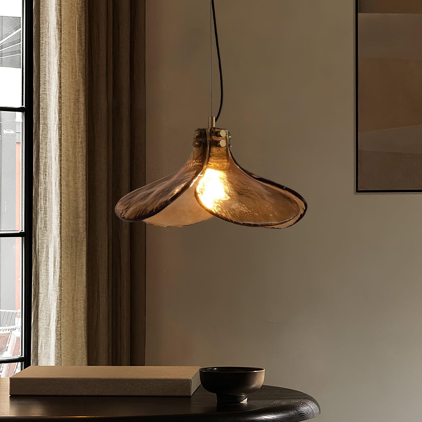 Vintage Clover Pendant Light M458