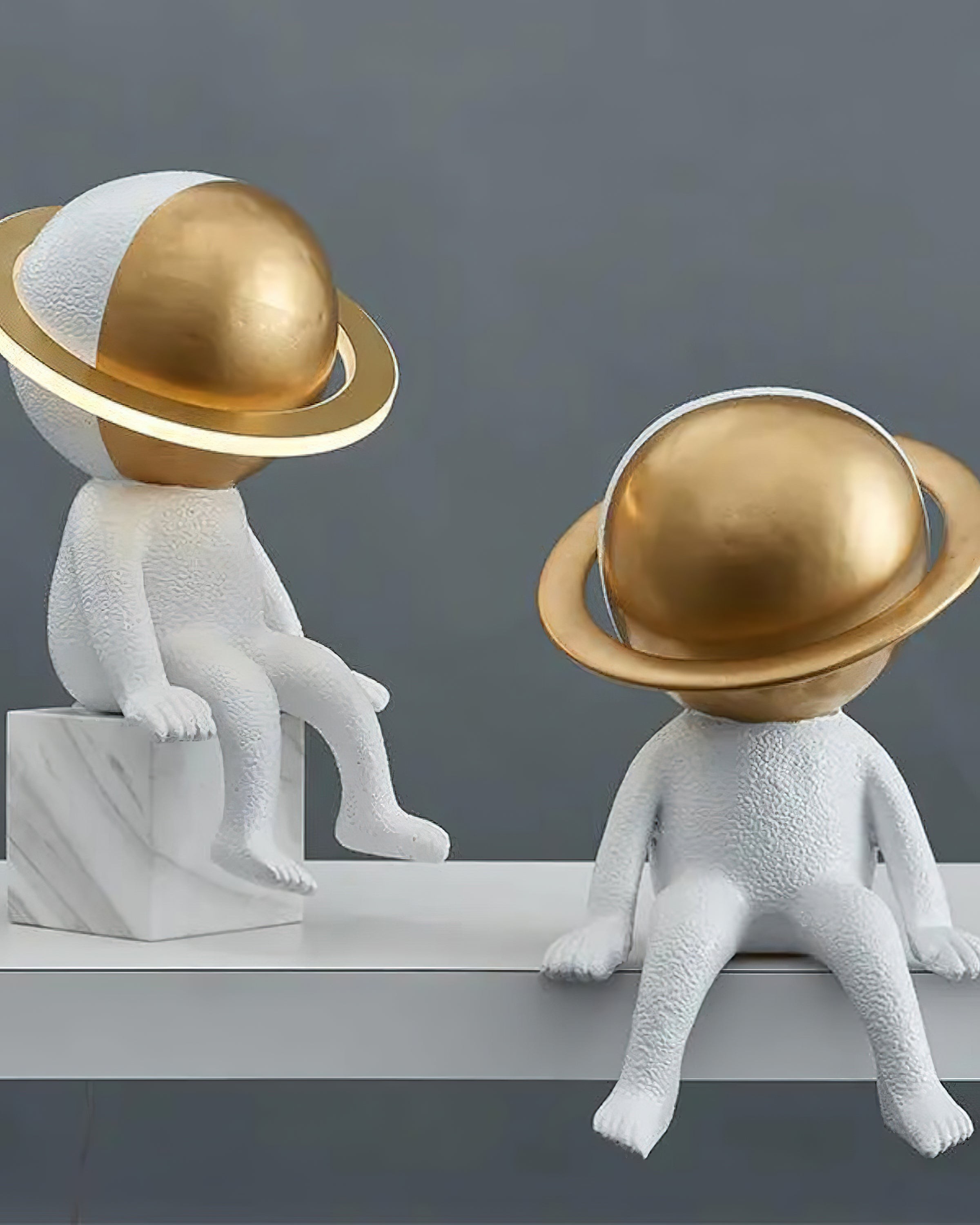 Modern Space Astronaut Resin Table Lamp M407