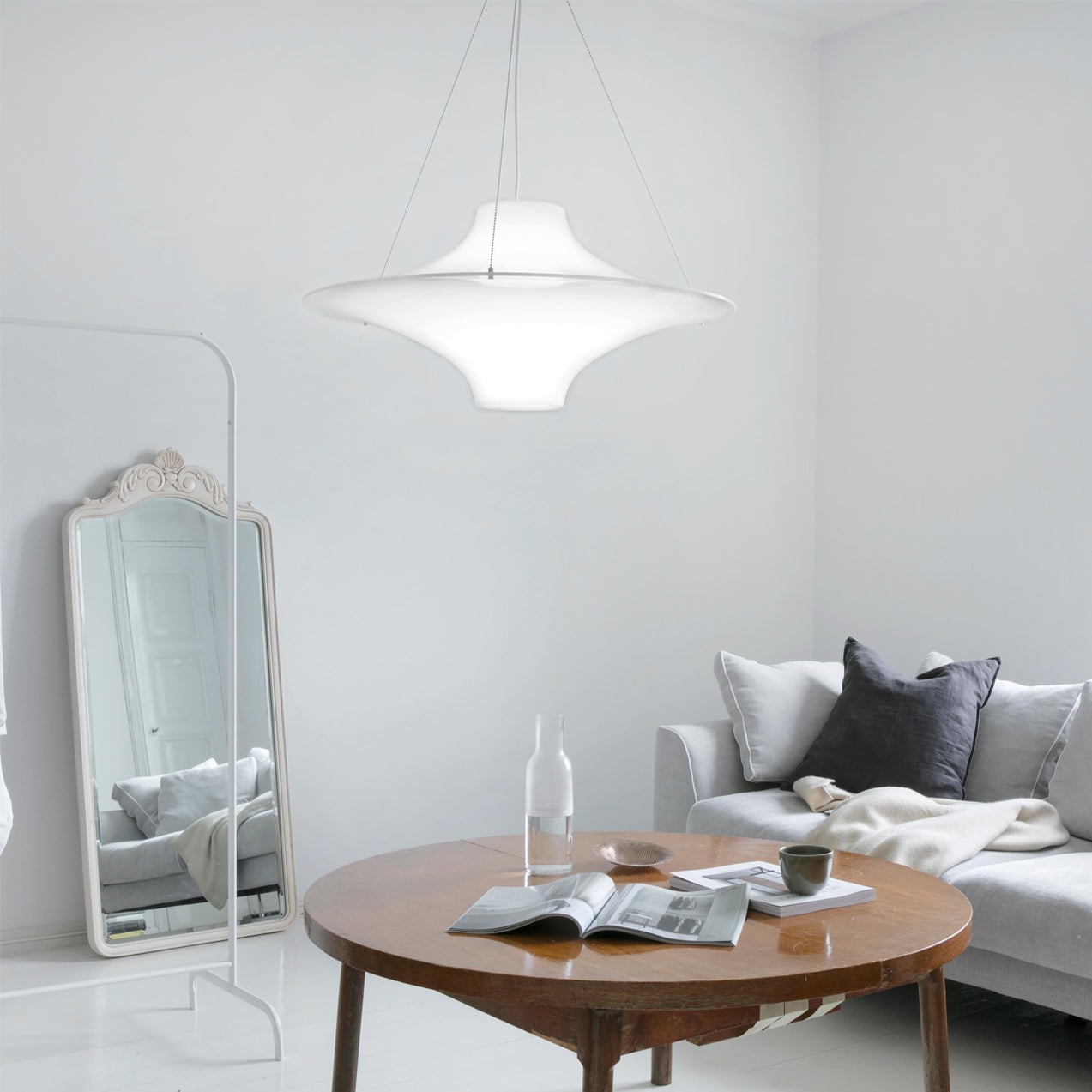 Lampa wisząca Lokki nad stołem w salonie