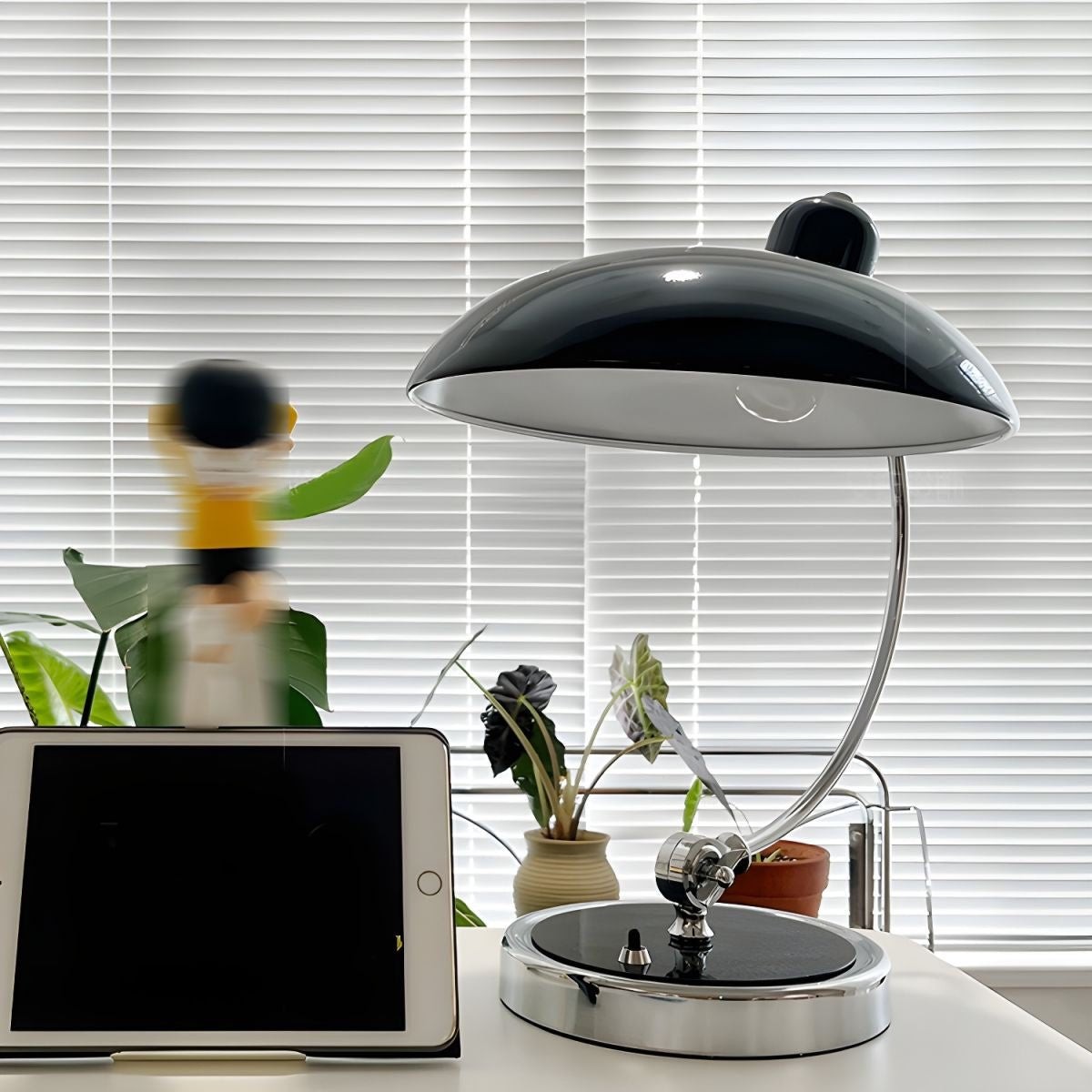 Retro Curve Desk Lamp M27