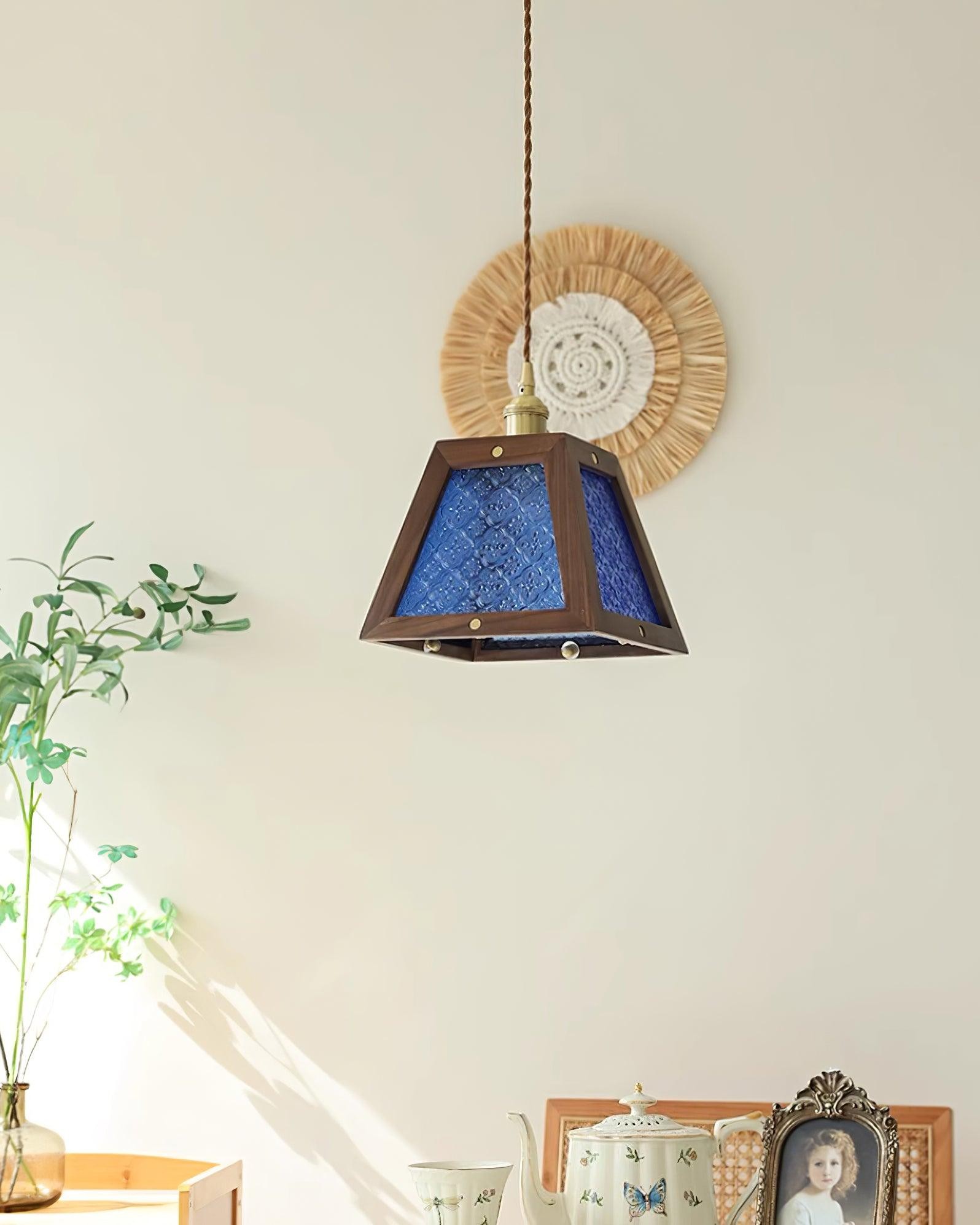 Retro Pattern Glass Pendant Lamp M399