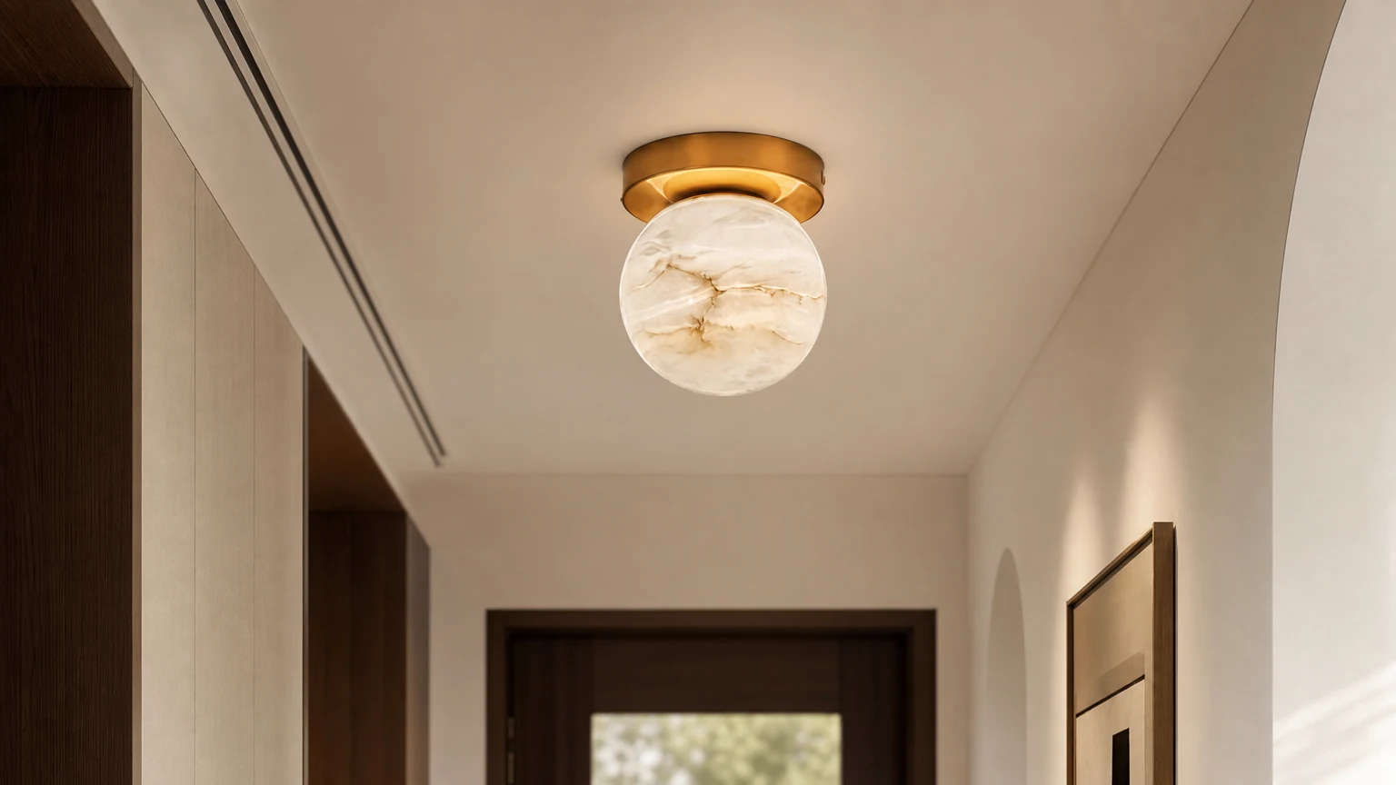 Lampa Sufitowa Melange Alabaster D496 zamontowana w ciepłym wnętrzu