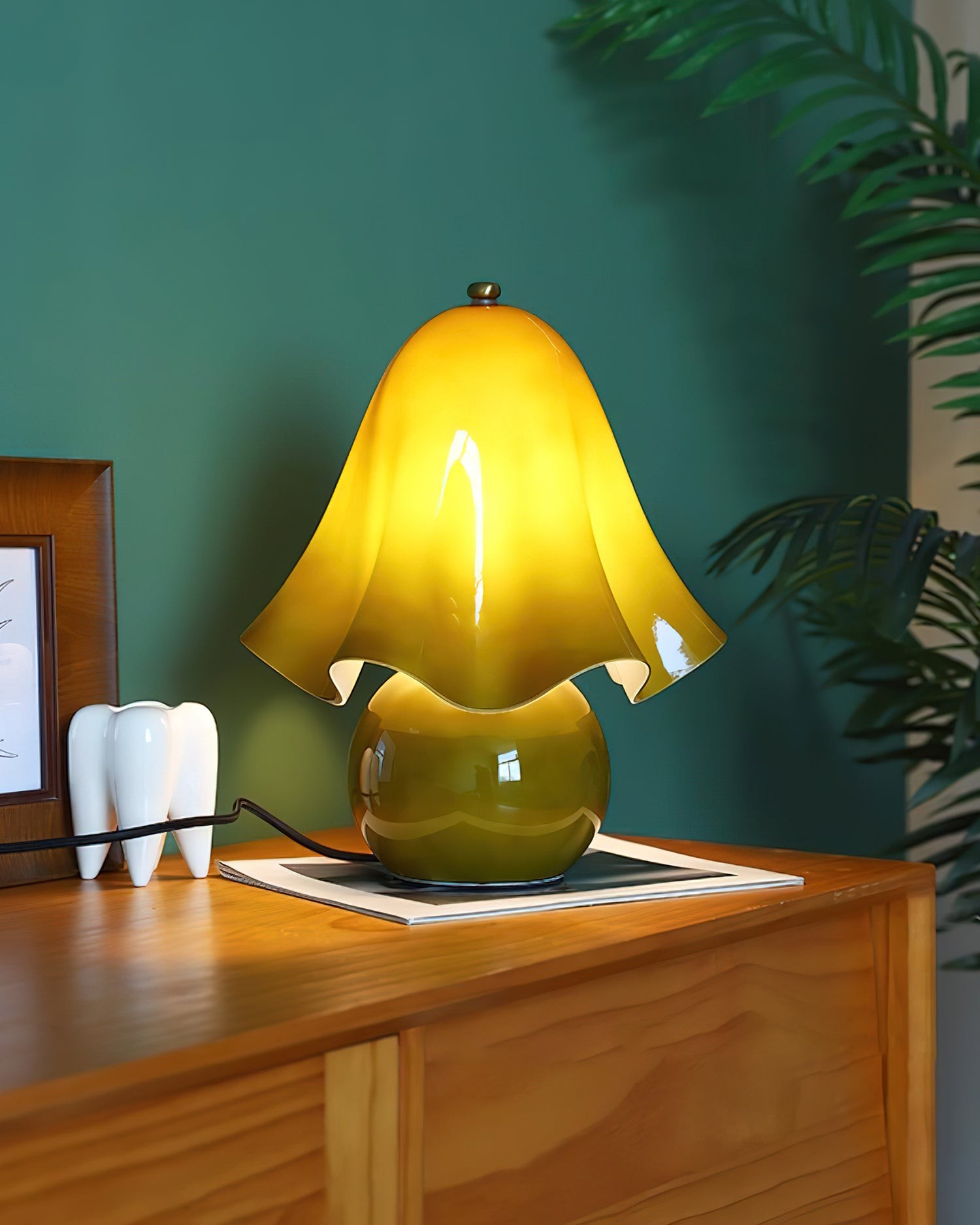 Bellina Decorative Table Lamp - Sculptural Bell Flower Shape T281