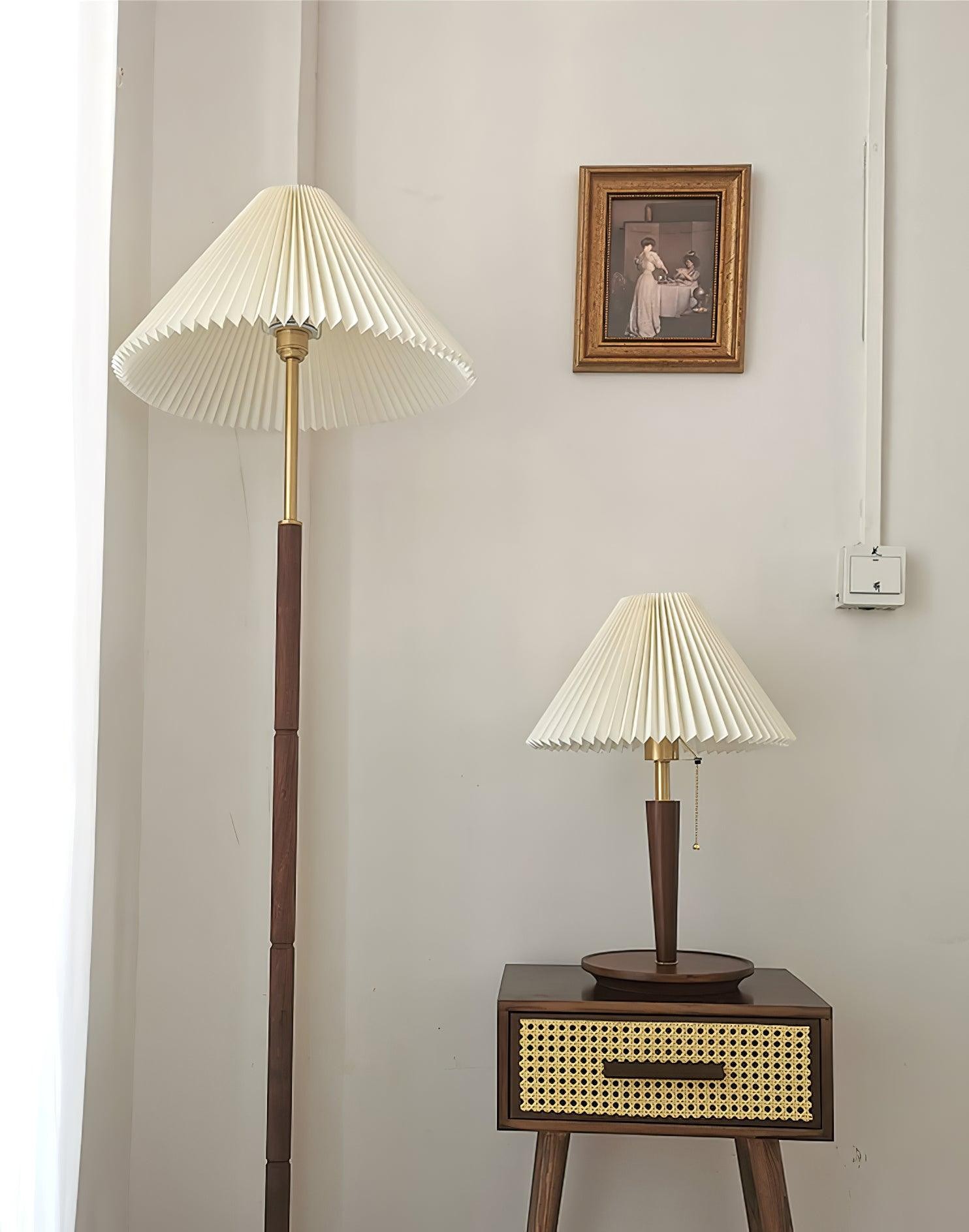 Nordic Retro Pleated Fabric Wooden Table Lamp For Bedroom M480