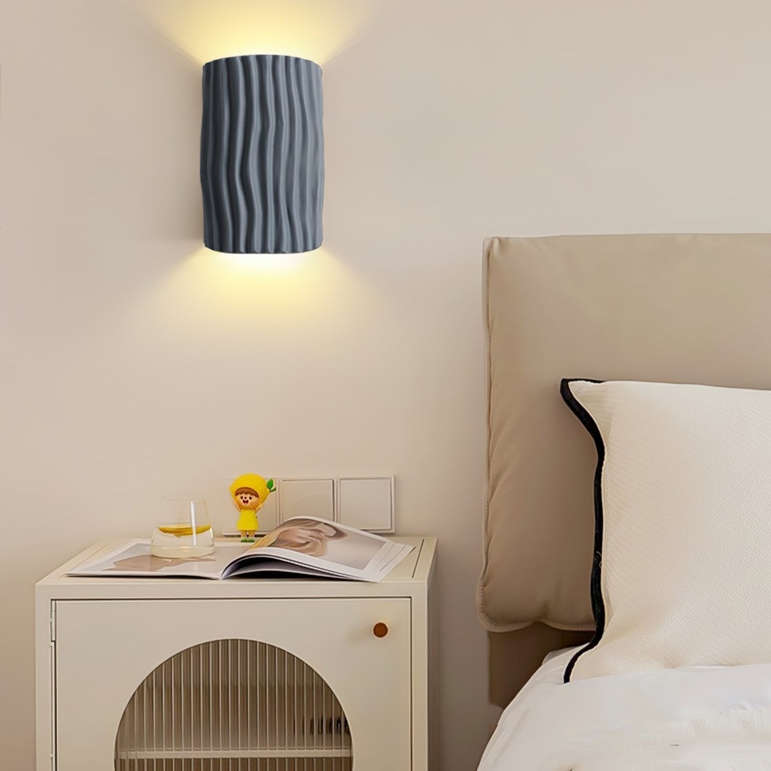 Clarity Curve Japandi Resin Wall Light D877