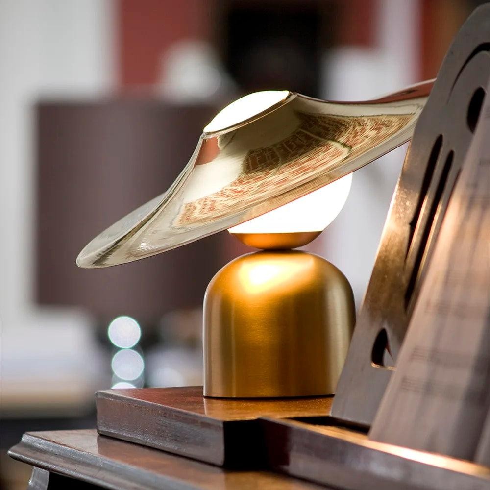 Nordic Creative Metal Disc Table Lamp M574