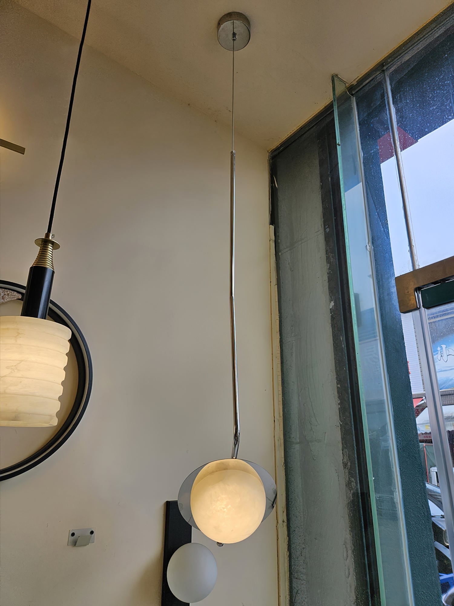 Chic Luminance Alabaster Pendant Light D438