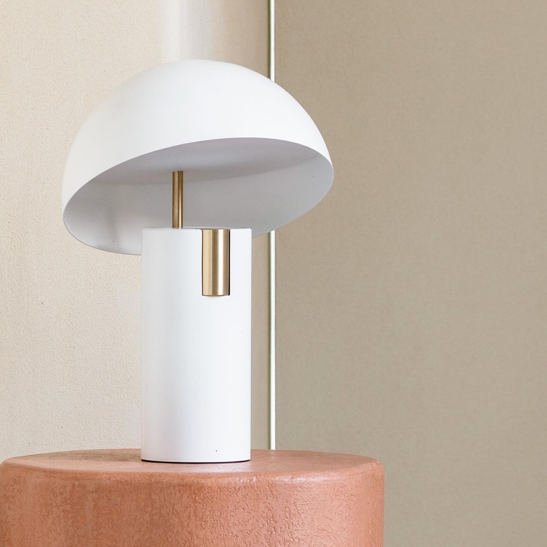 Avo Table Lamp D450