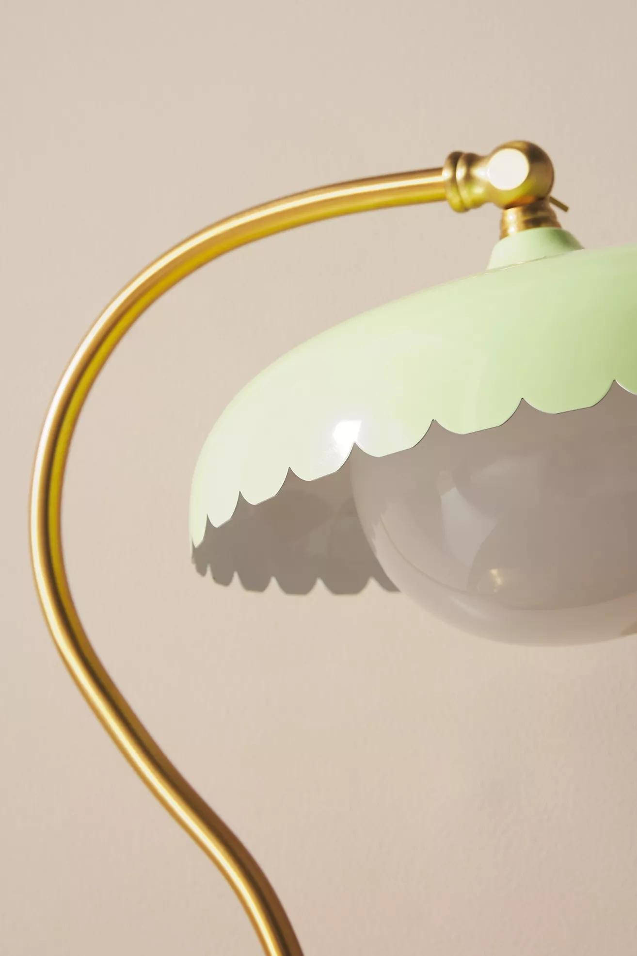Rayla Scallop Task Lamp – Retro Task Lighting with Style T210