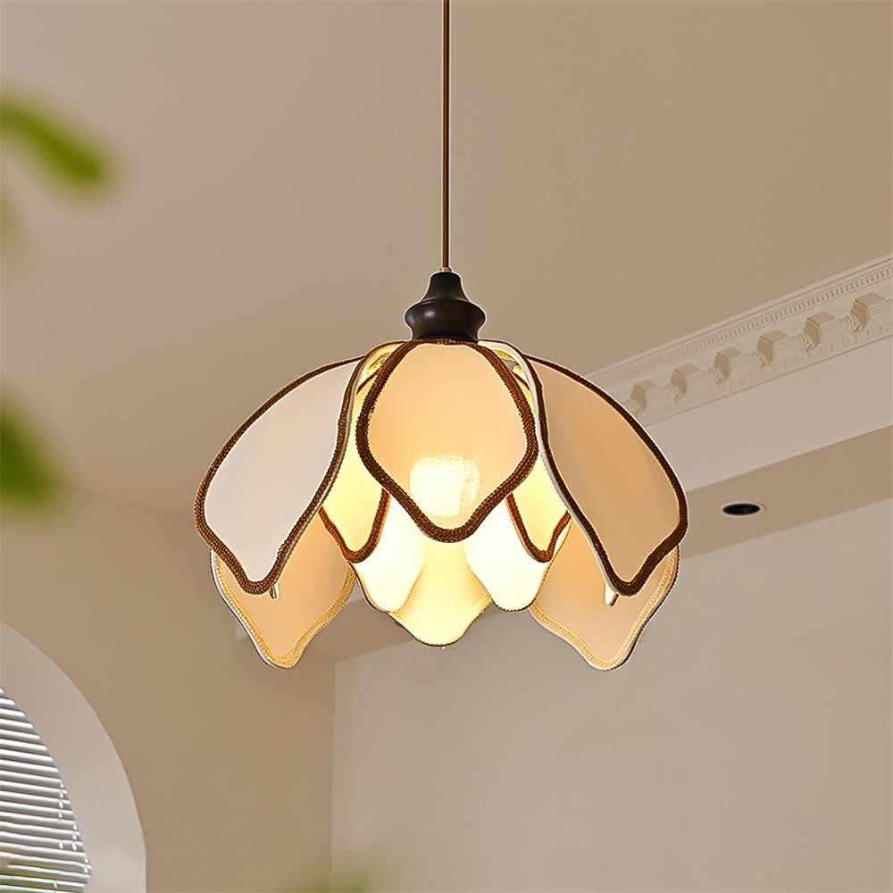 Vintage Cream Petal Pendant Lamp M224