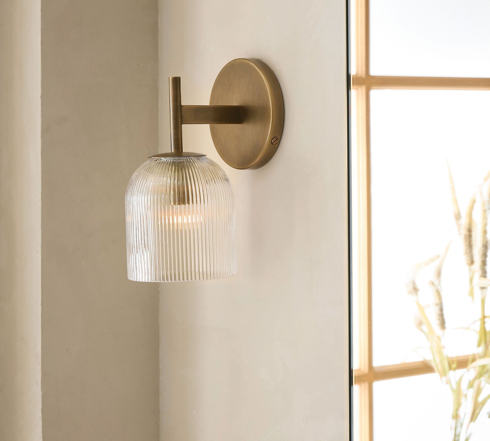 Bravira Ribbed Glass Sconce - Metal Wall Light with Clear Glass Shade T074