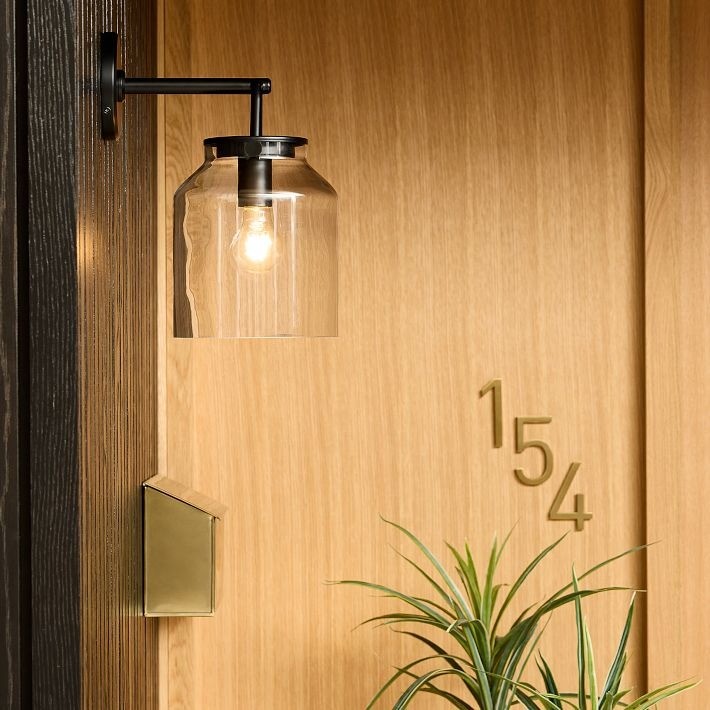 Hanton Minimalist Outdoor Wall Light - Matte Metal Industrial Sconce for Modern Spaces T154