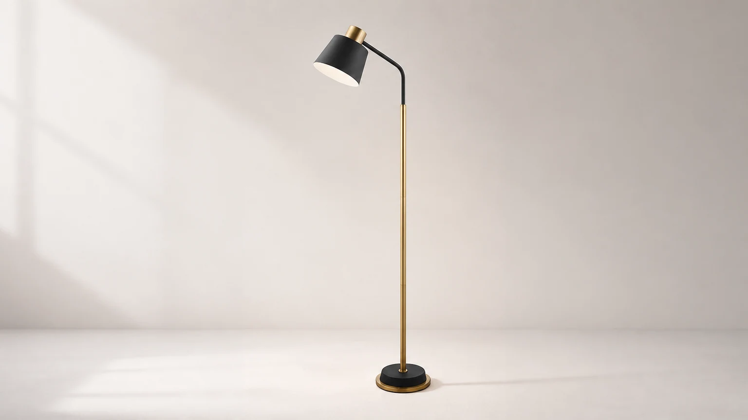 Nowoczesna, prosta, luksusowa metalowa lampa podłogowa M479 blokująca kolory w pomieszczeniu