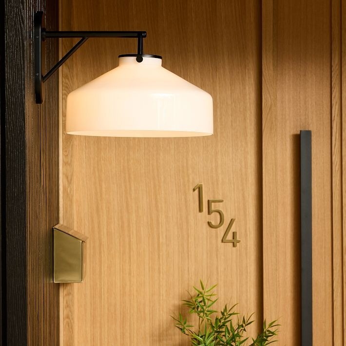 Hanton Minimalist Outdoor Wall Light - Matte Metal Industrial Sconce for Modern Spaces T154
