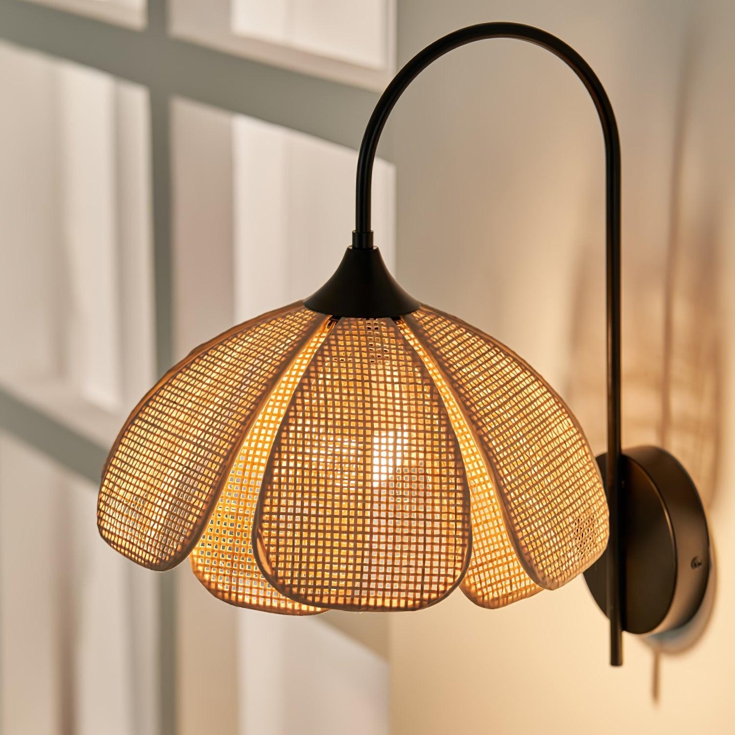 Rattan Petal Wall Lamp M28