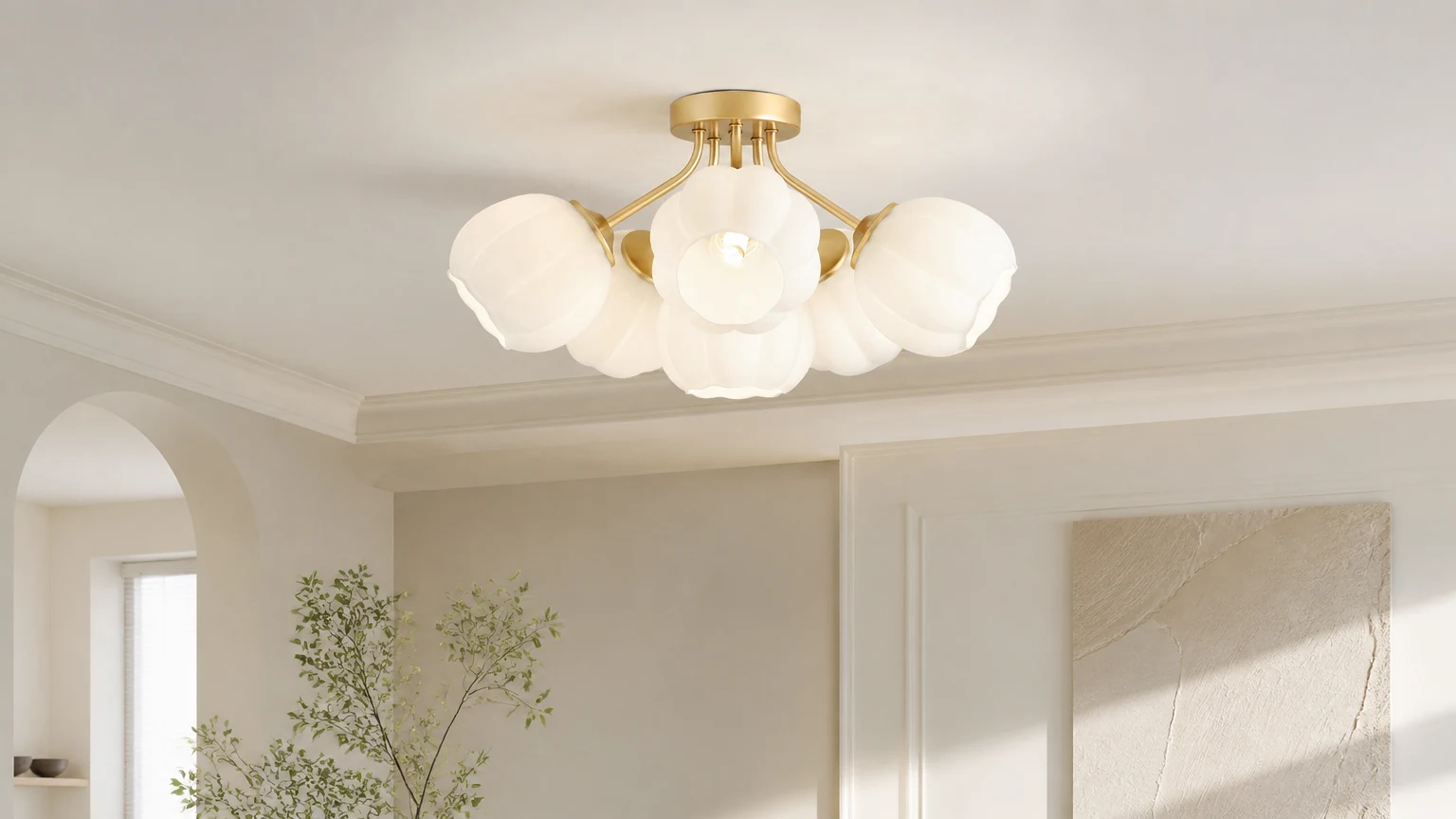 Lampa sufitowa Flower Glass P044 zainstalowana w ciepłym wnętrzu