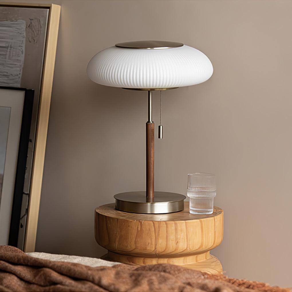 White Beautiful Luxury Fashion Metal Table Lamp M50