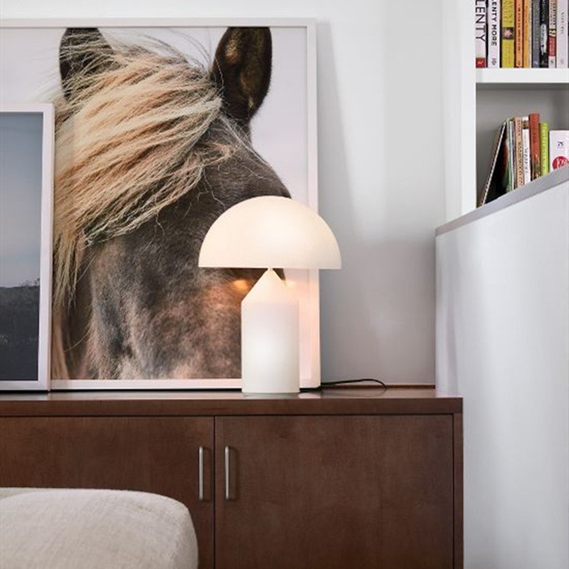 Modern Mushroom Metal Table Lamp for Bedroom
