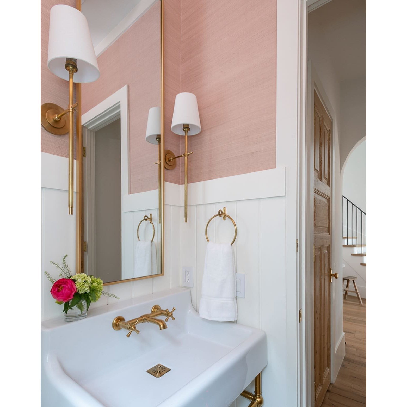 Bryant Wall Lamp T441