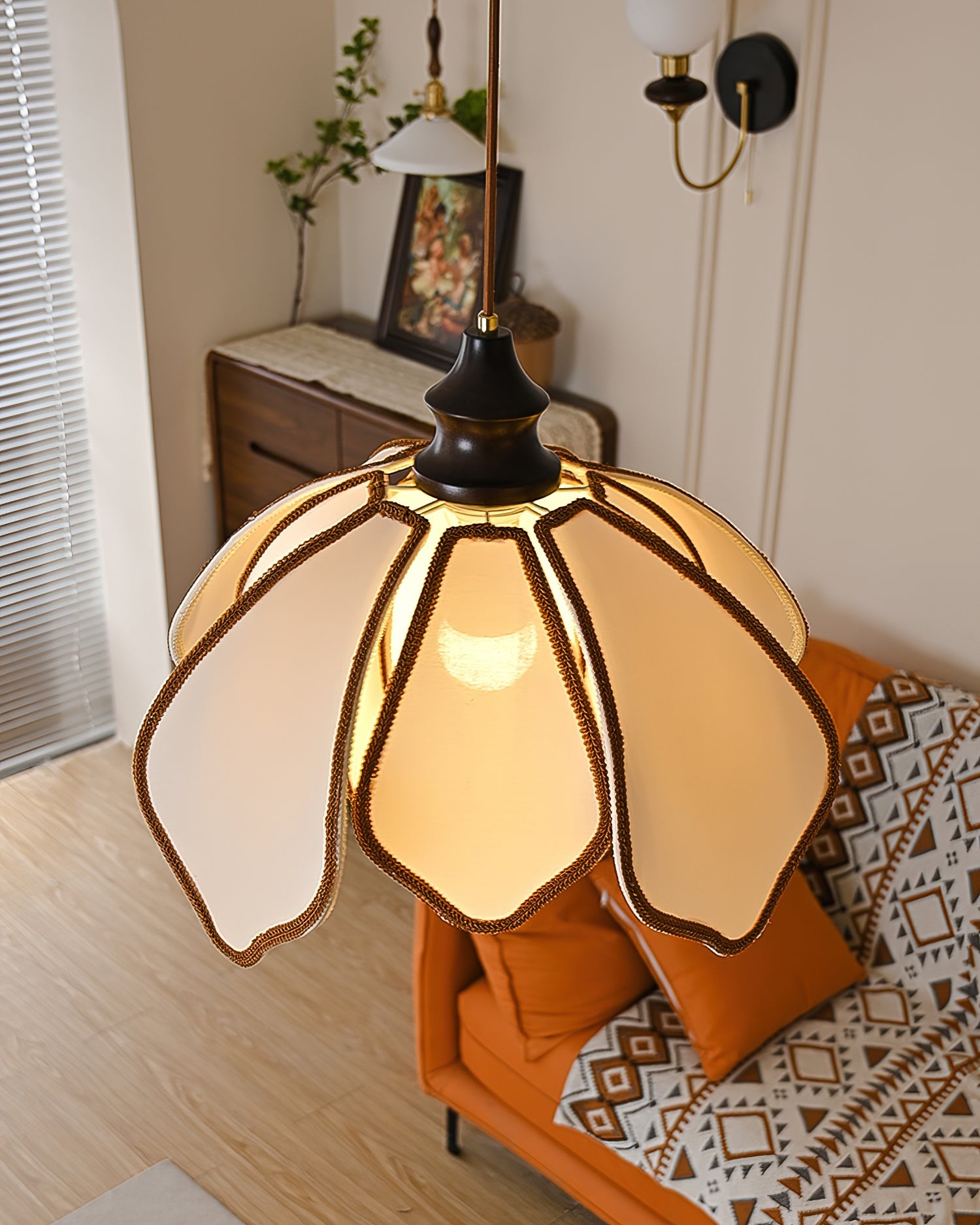 Vintage Cream Petal Pendant Lamp M224
