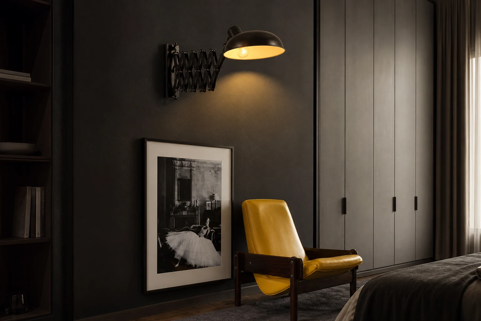 Lámpara de pared extensible STOGAR integrada en una escena de habitación complementaria