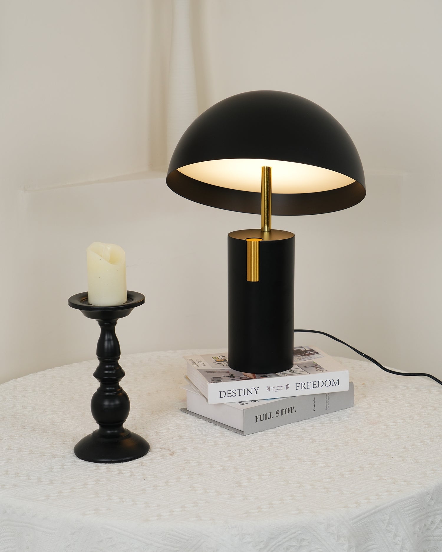 Avo Table Lamp D450